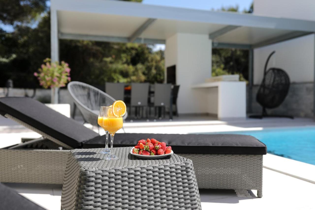 Luxury Villa Nada With Pool Petrcane Eksteriør bilde